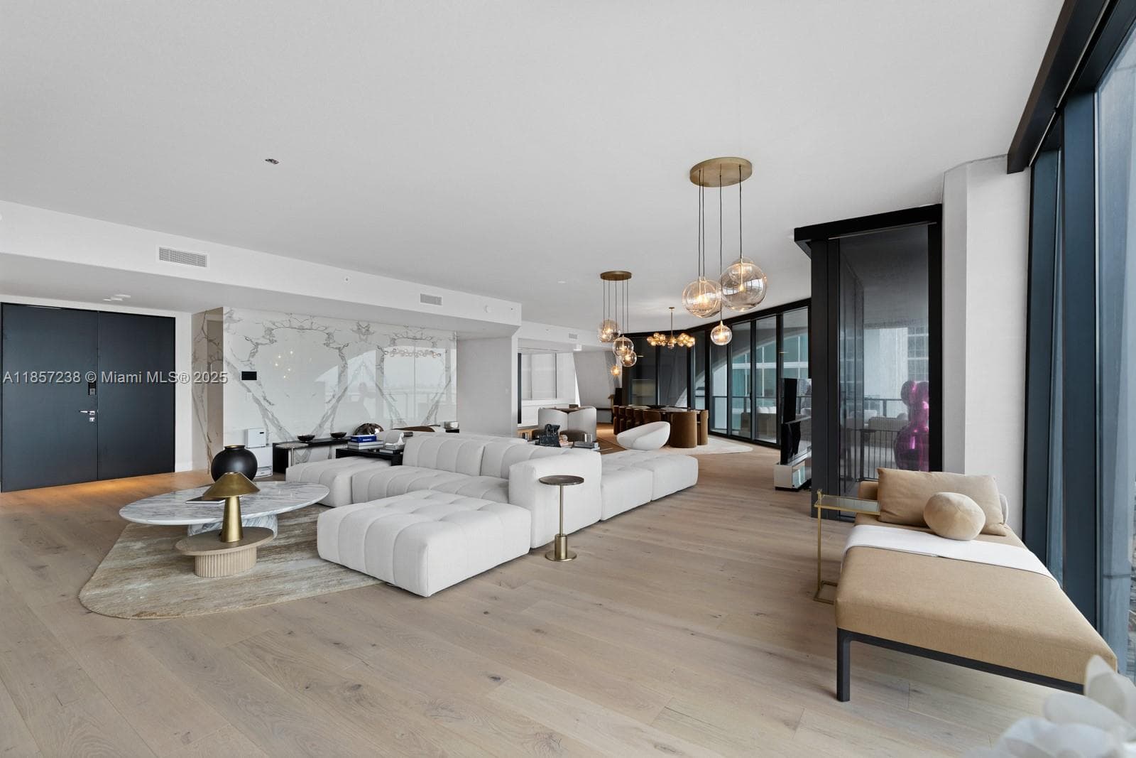 1000 Biscayne Blvd # 2402, Miami FL 33132 photo 4