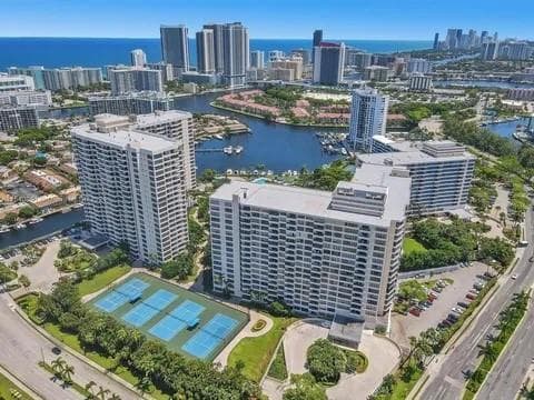 2500 Parkview Drive # 814, Hallandale Beach FL 33009 photo 2