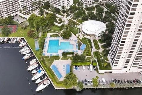 2500 Parkview Drive # 814, Hallandale Beach FL 33009 photo 4
