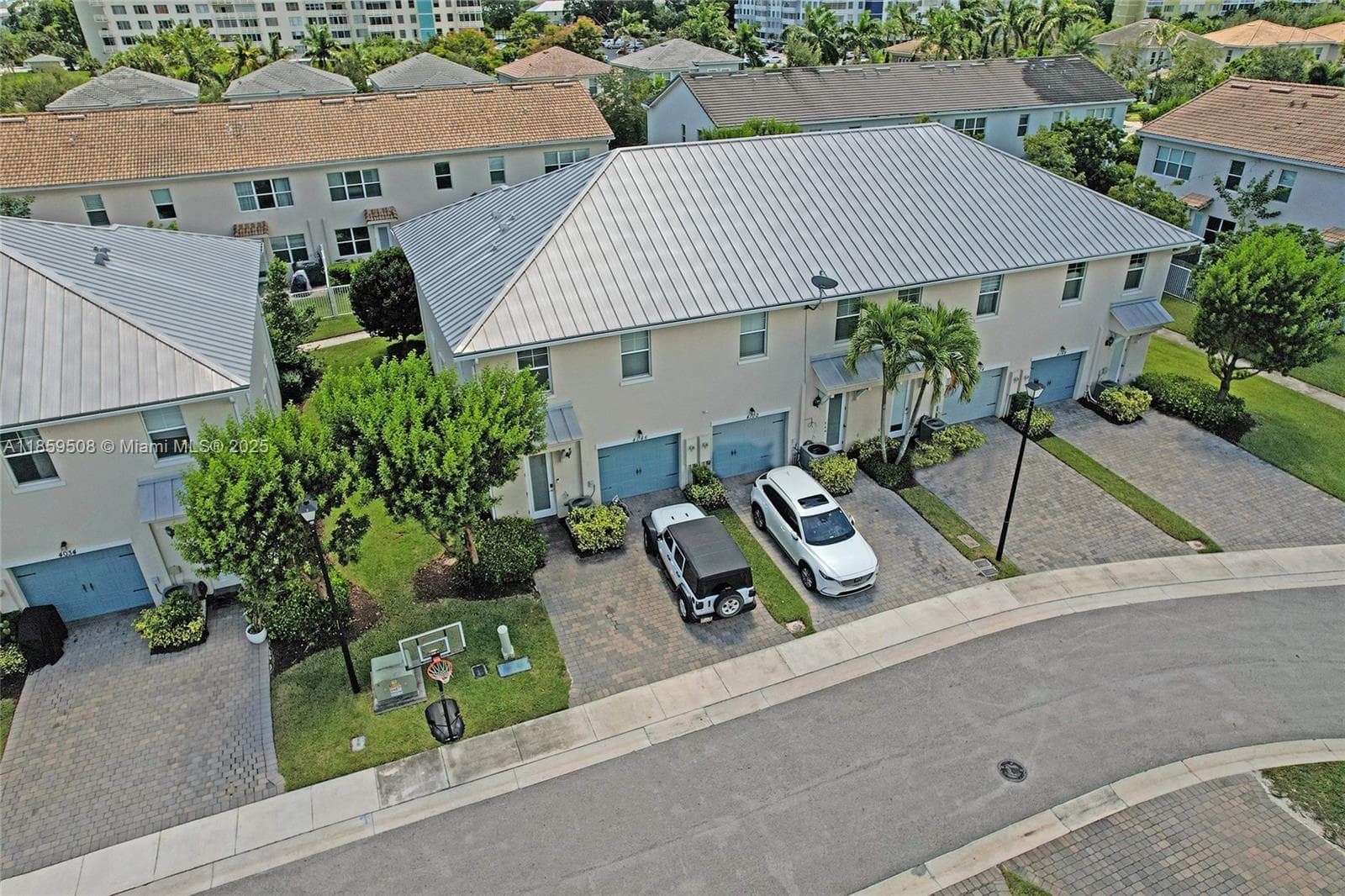 4046 Long Leaf Ln, Hollywood FL 33021 photo 2
