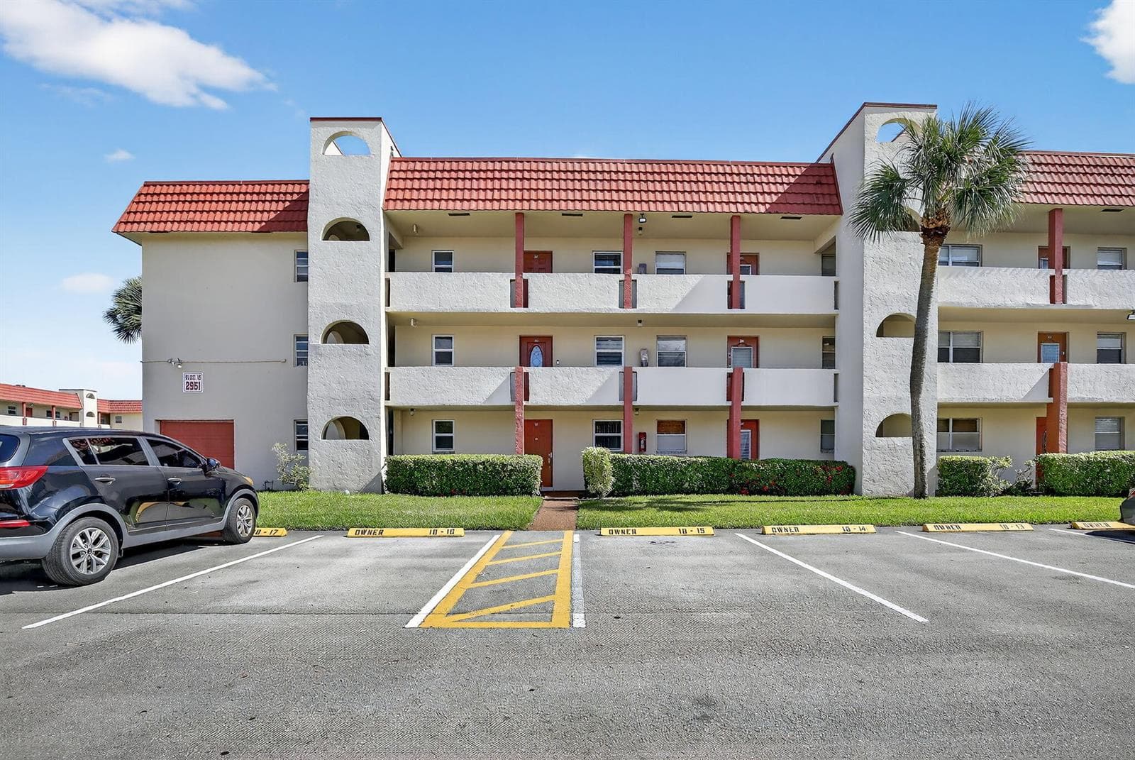 2951 Sunrise Lakes Drive E # 107, Sunrise FL 33322 photo 2