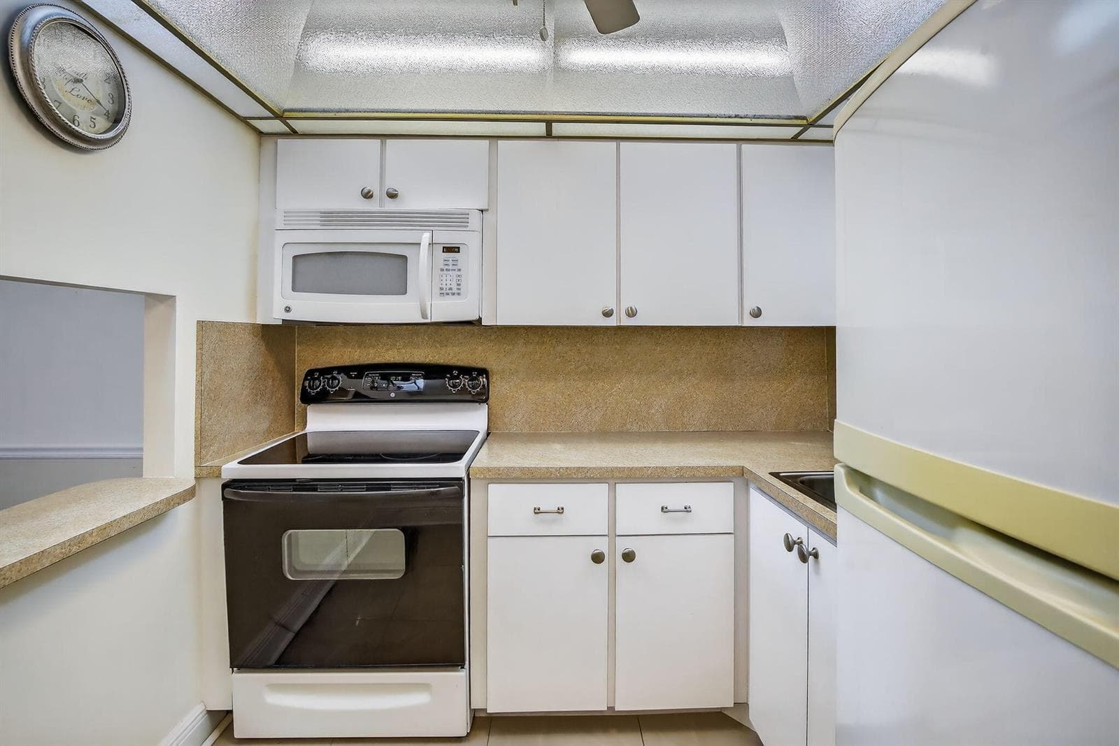 2951 Sunrise Lakes Drive E # 107, Sunrise FL 33322 photo 4