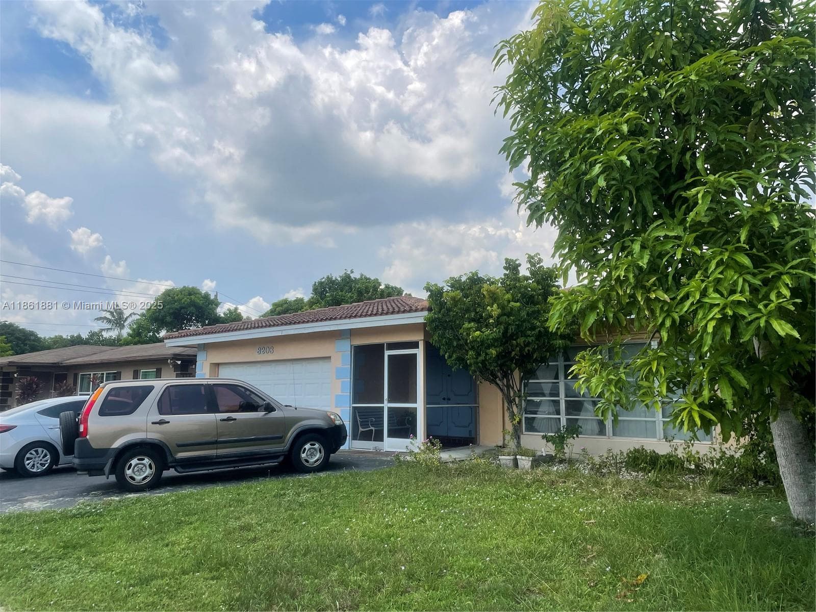 8203 NW 73rd Ter, Tamarac FL 33321 photo 4