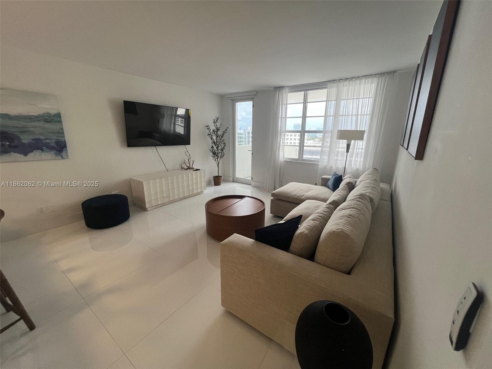 100 Lincoln Rd # 1022, Miami Beach FL 33139 photo 4