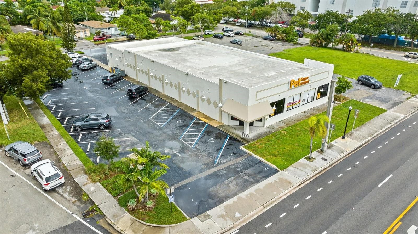 2111 N Federal Highway, Hollywood FL 33020 photo 3