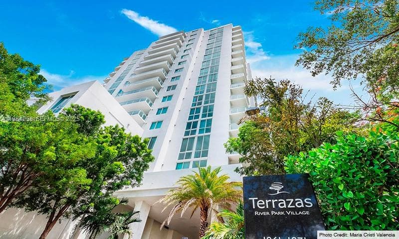 1861 NW North River Dr # 11, Miami FL 33125 photo 2
