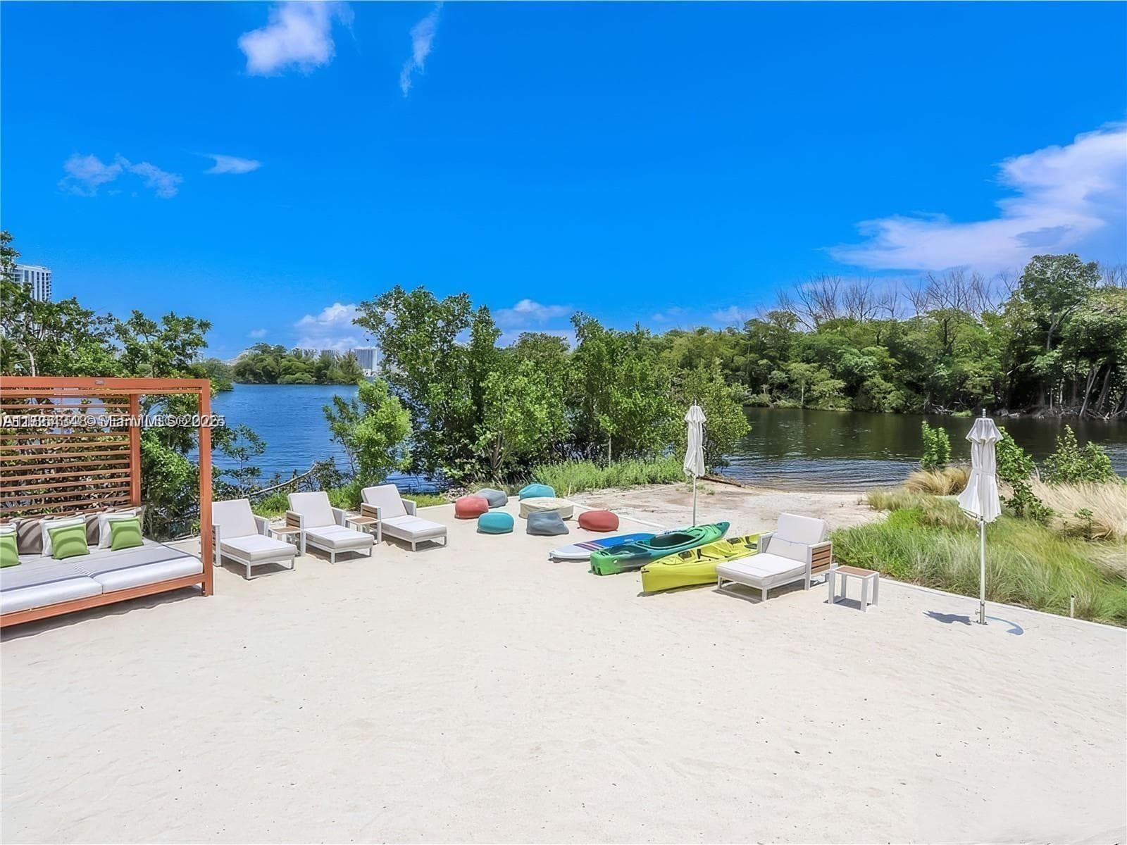 16385 Biscayne Blvd # 2118, North Miami Beach FL 33160 photo 4