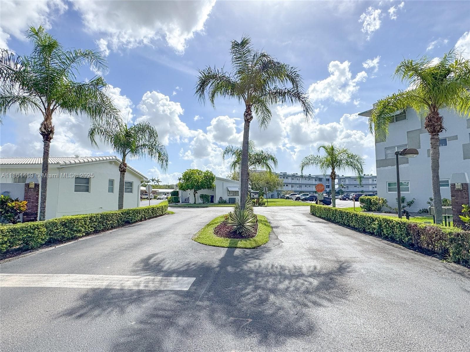2300 Park Ln # 105, Hollywood FL 33021 photo 2
