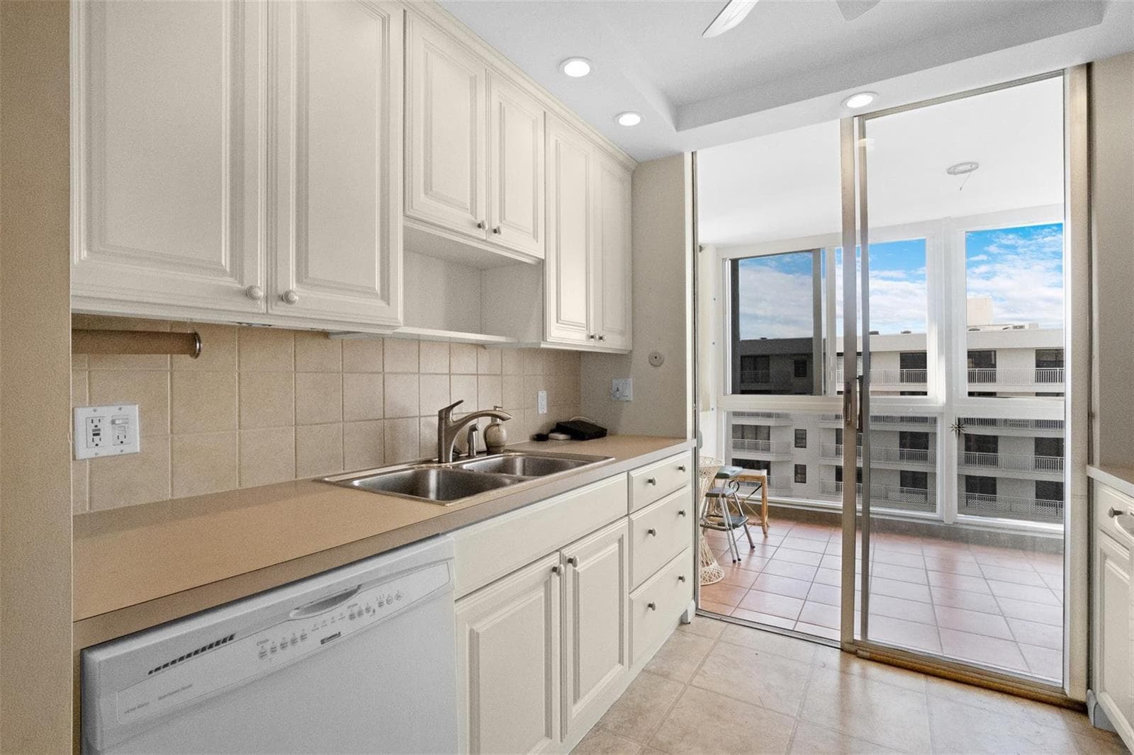 3100 NE 49th Street # 1105, Fort Lauderdale FL 33308 photo 4