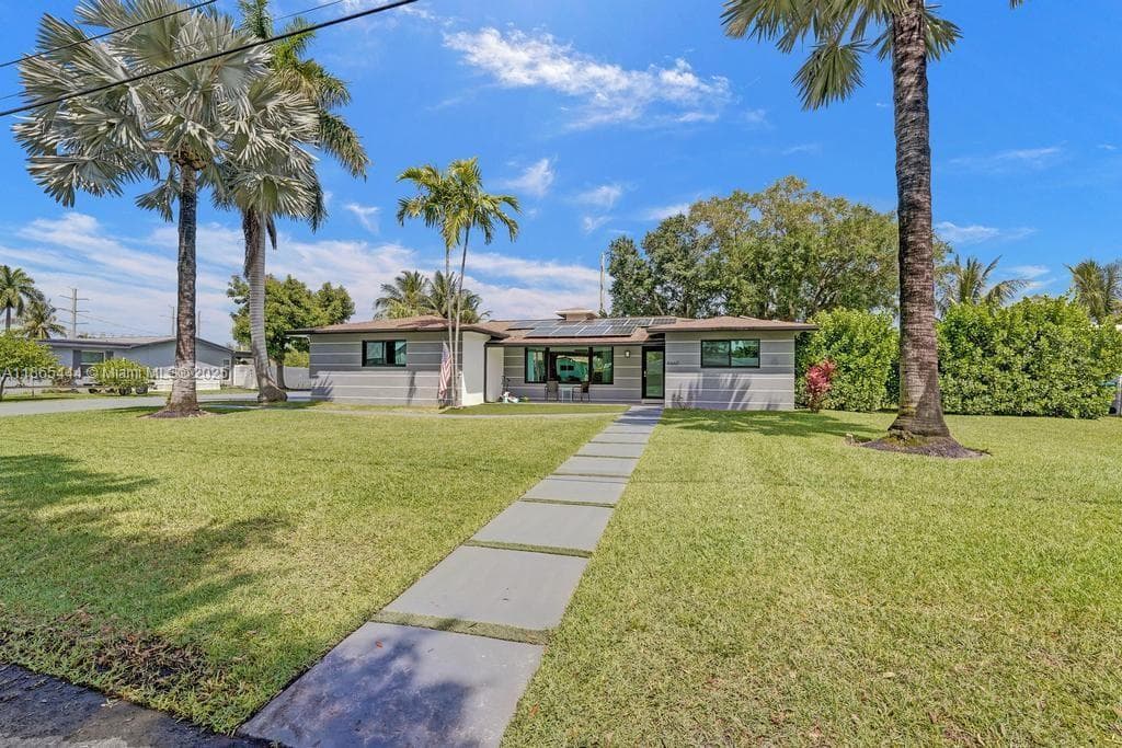 4660 SW 37th Ave, Dania Beach FL 33312 photo 2