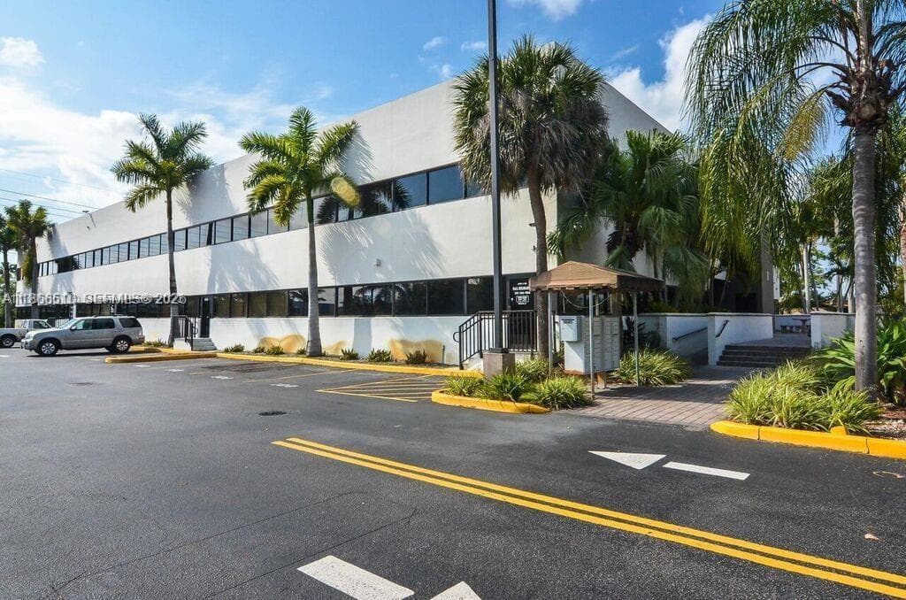5600 SW 135th Ave, Miami FL 33183