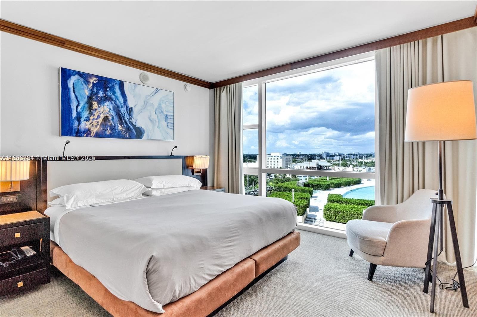 6801 Collins Ave # 818, Miami Beach FL 33141 photo 2
