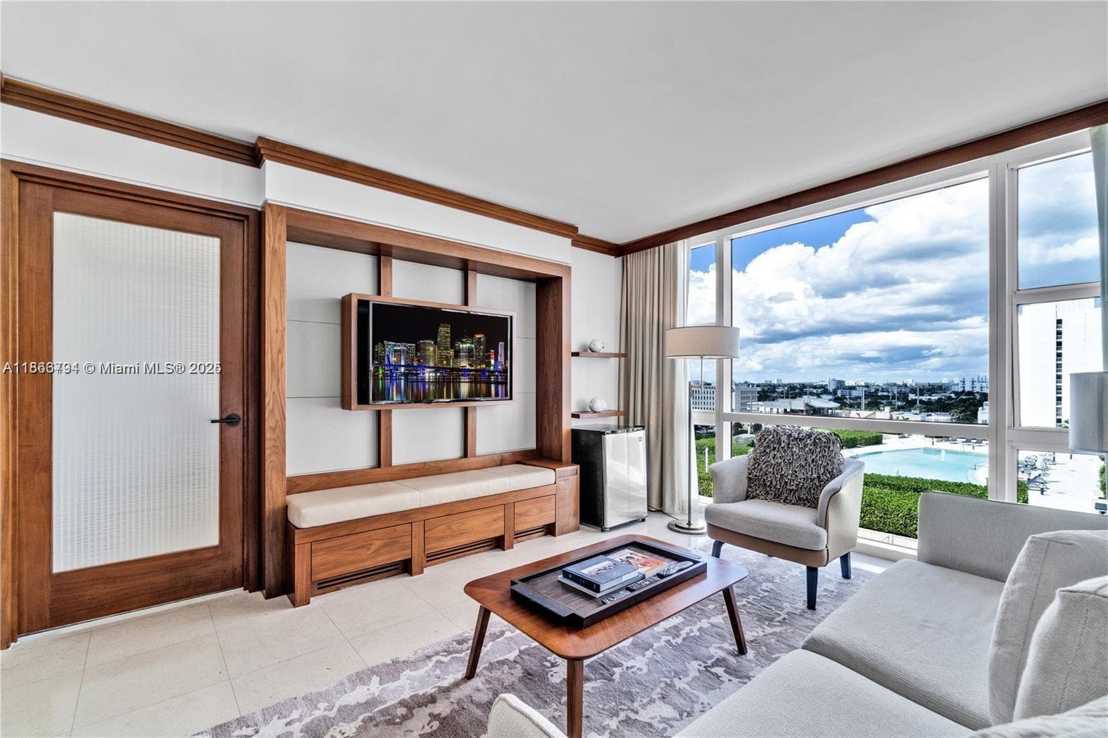 6801 Collins Ave # 818, Miami Beach FL 33141 photo 4