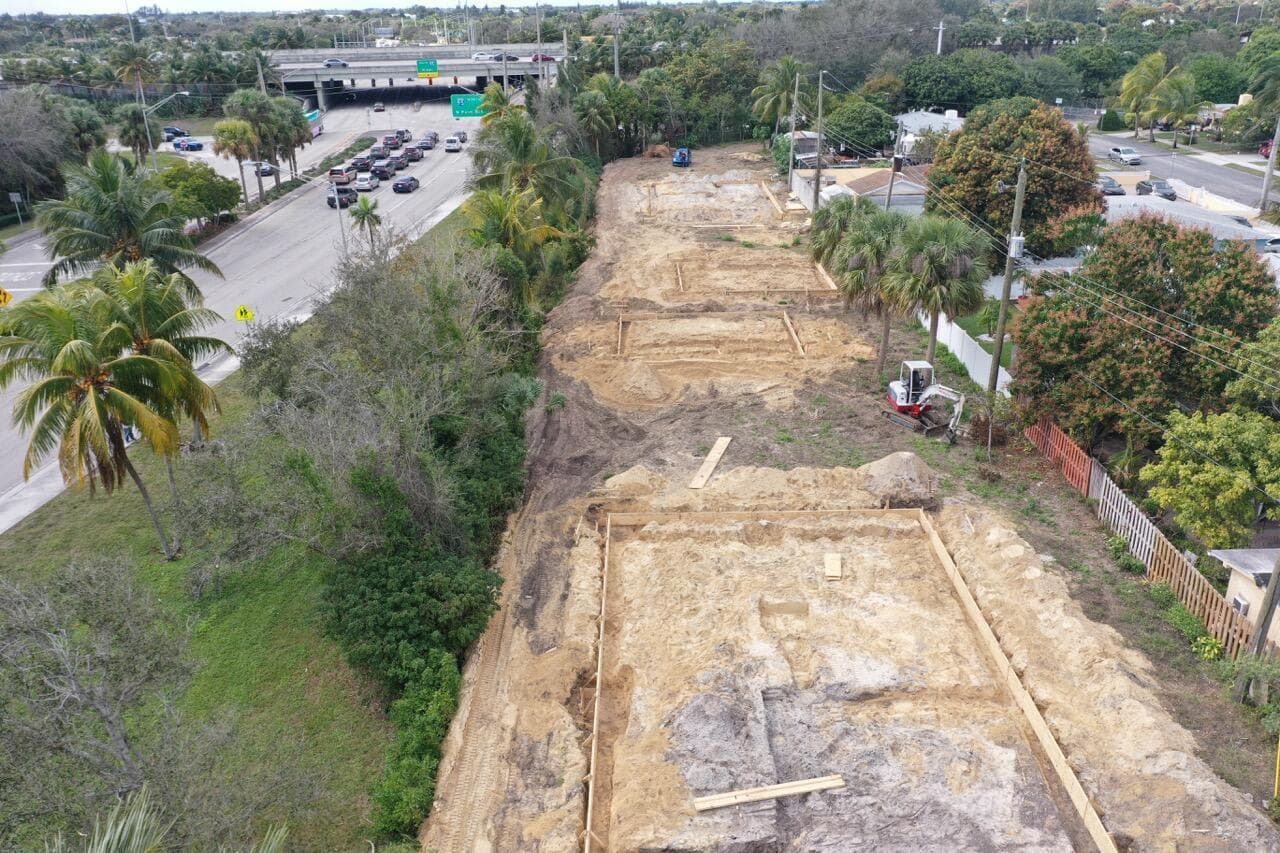 6745 Forest Court, West Palm Beach FL 33405 photo 3