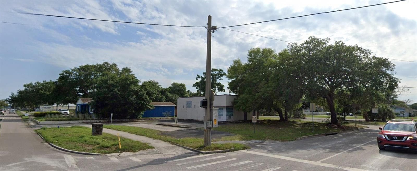 1246 N 16th Street, FL 33705 photo 2