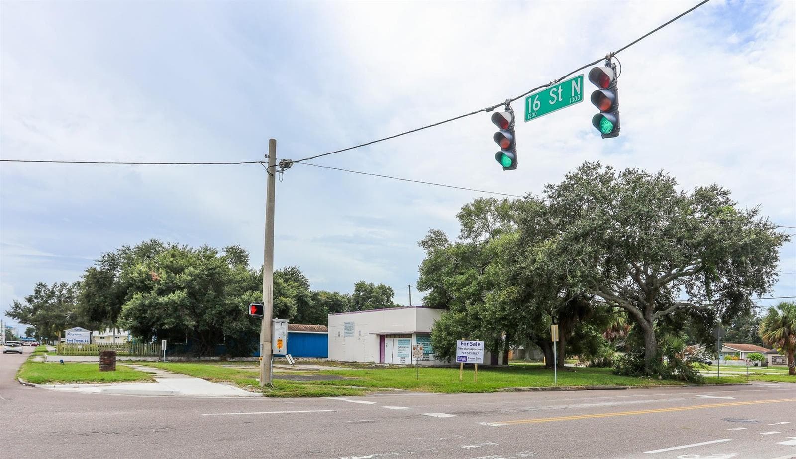1246 N 16th Street, FL 33705 photo 3