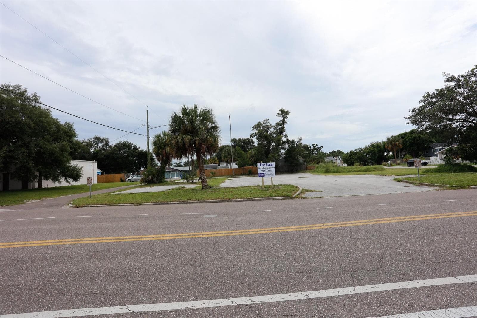 N 17th Street, FL 33713 photo 2