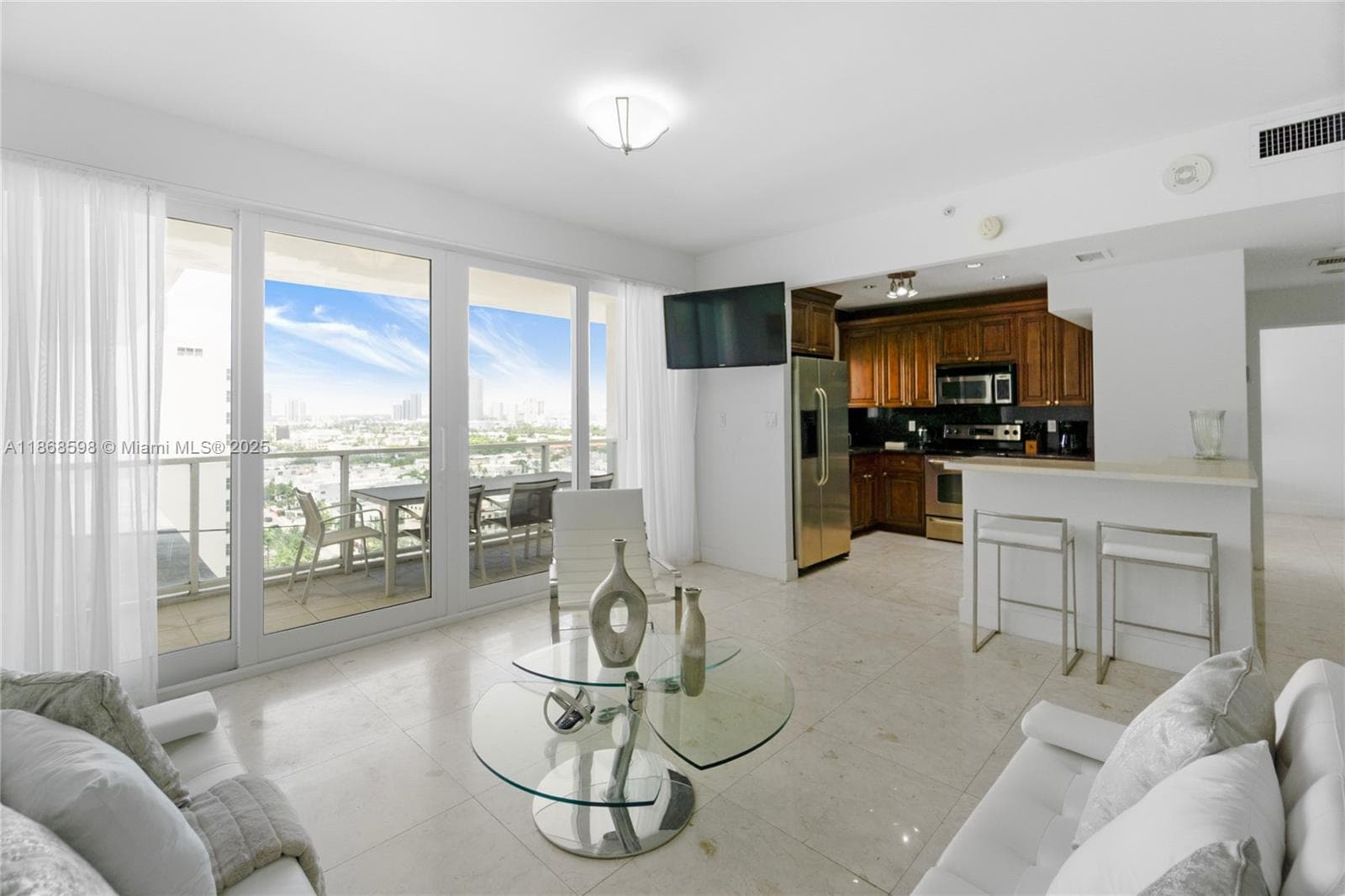 100 Lincoln Rd, Miami Beach FL 33139 photo 5