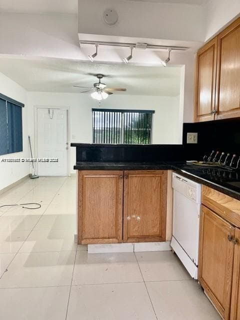 310 SW 10th Ter, Hallandale Beach FL 33009 photo 2