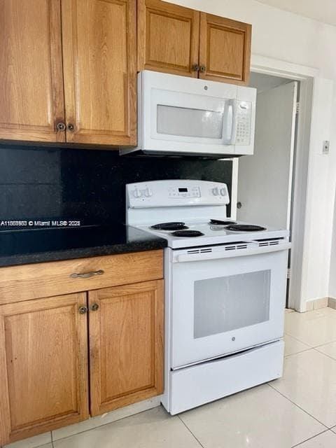 310 SW 10th Ter, Hallandale Beach FL 33009 photo 3