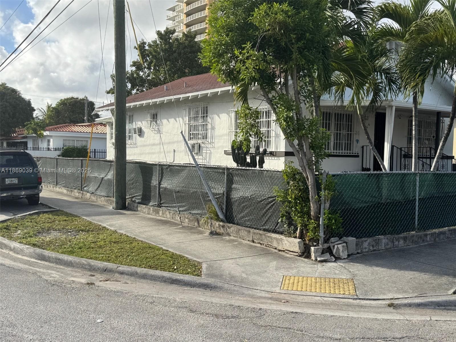 844 SW 8th Ct, Miami FL 33130 photo 3