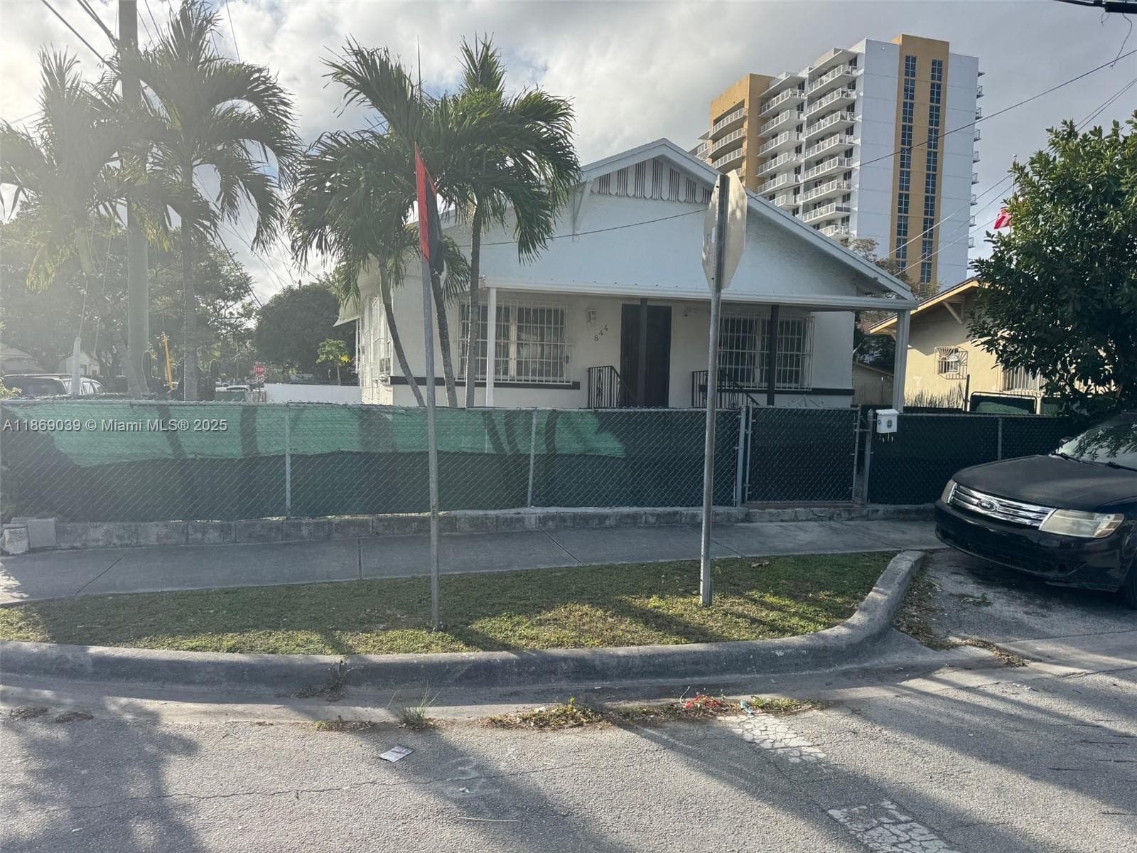 844 SW 8th Ct, Miami FL 33130 photo 5