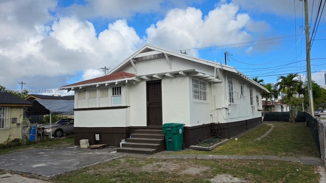 844 SW 8th Ct, Miami FL 33130 photo 4