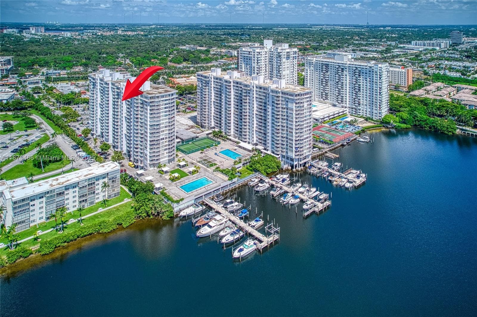 18021 Biscayne Blvd # 1604, Aventura FL 33160 photo 2
