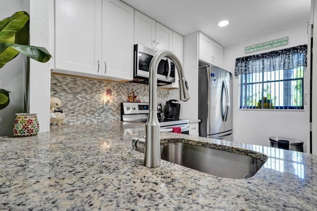 3060 Holiday Springs Boulevard # 106, Margate FL 33063 photo 2