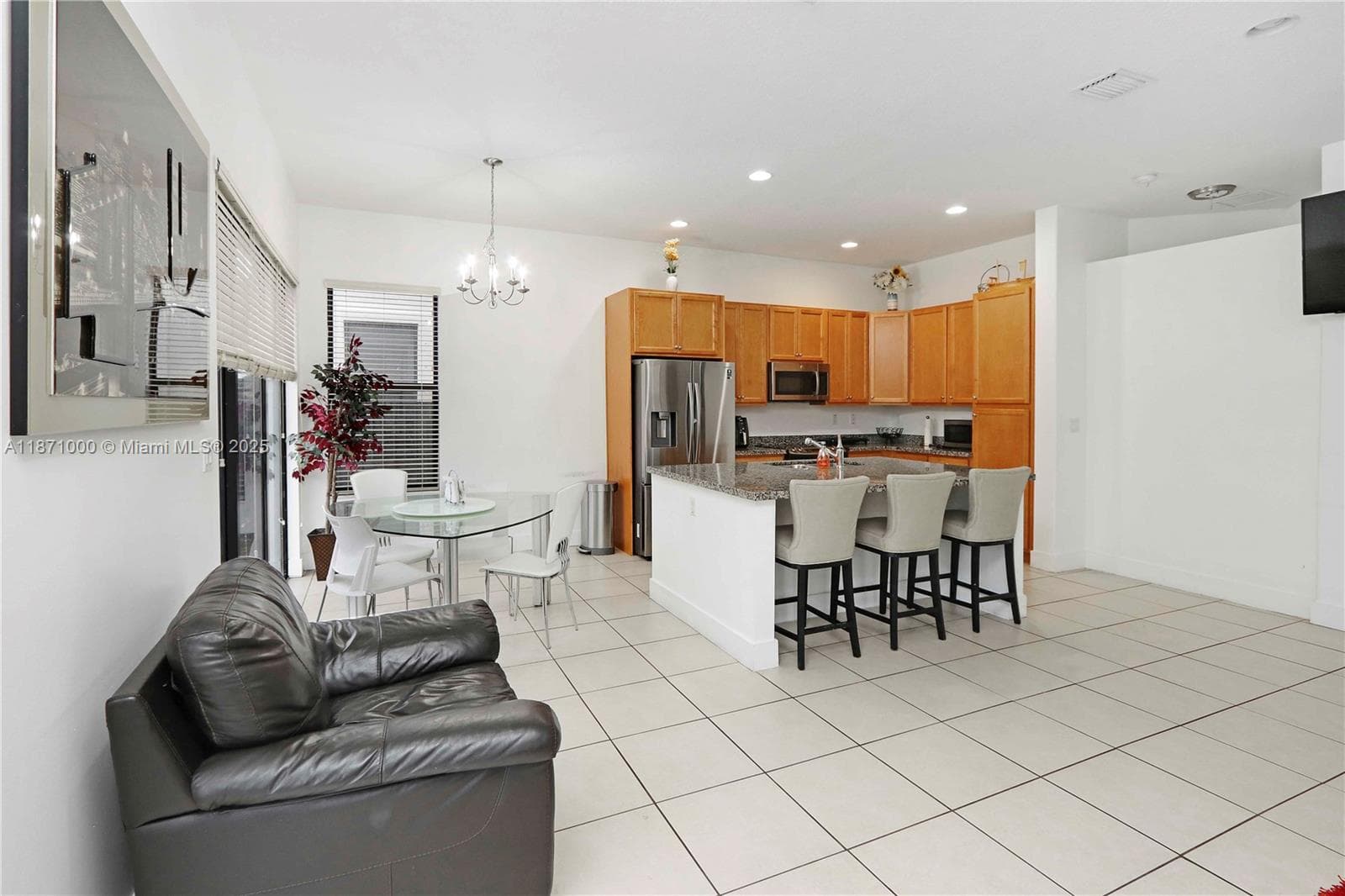 3293 W 98th Pl, Hialeah FL 33018 photo 5