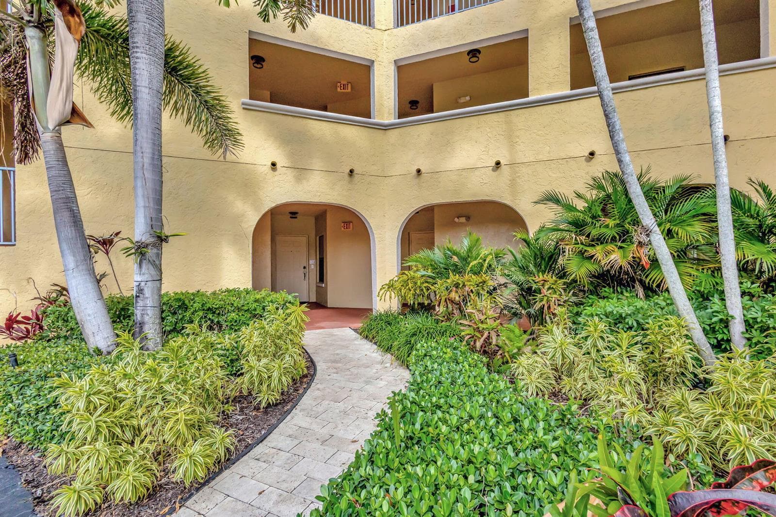 300 Uno Lago Drive # 101, Juno Beach FL 33408 photo 4