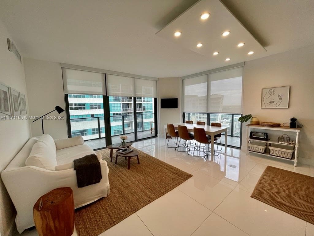 121 NE 34 ST # 901, Miami FL 33137 photo 2
