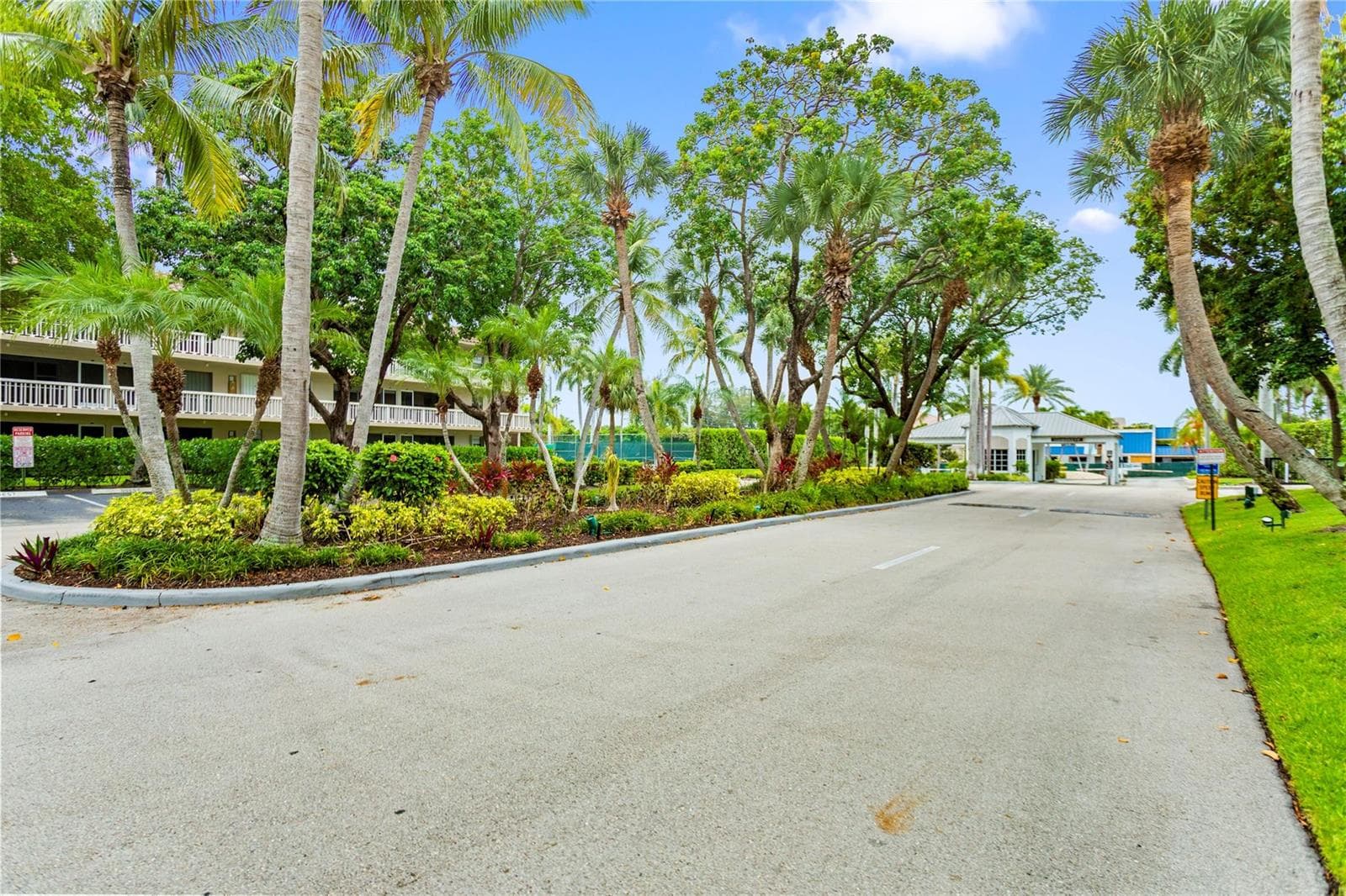 16 Royal Palm Way # 302, Boca Raton FL 33432 photo 2