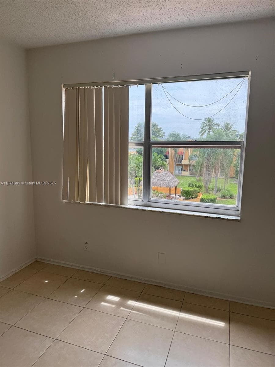 17901 NW 68th Ave # T203, Hialeah FL 33015 photo 4