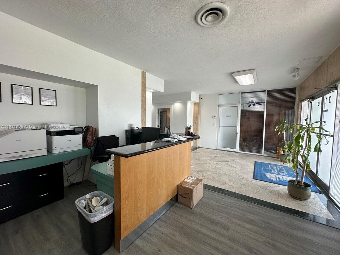 2116 N Dixie Hwy, Hollywood FL 33020 photo 2