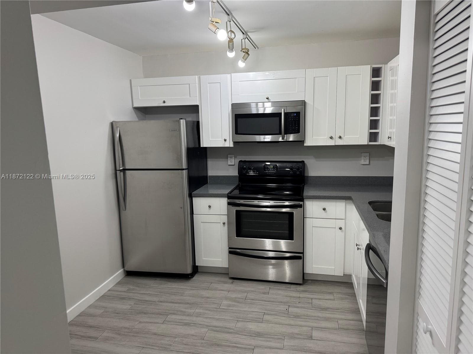721 N Pine Island Rd # 201, Plantation FL 33324 photo 3