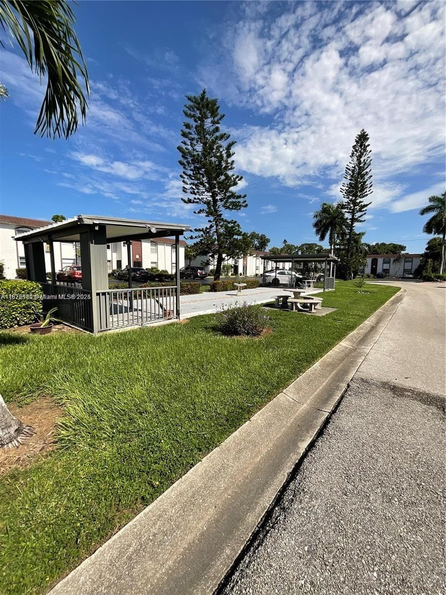 2828 Jackson Street # I3, Fort Myers FL 33901 photo 2