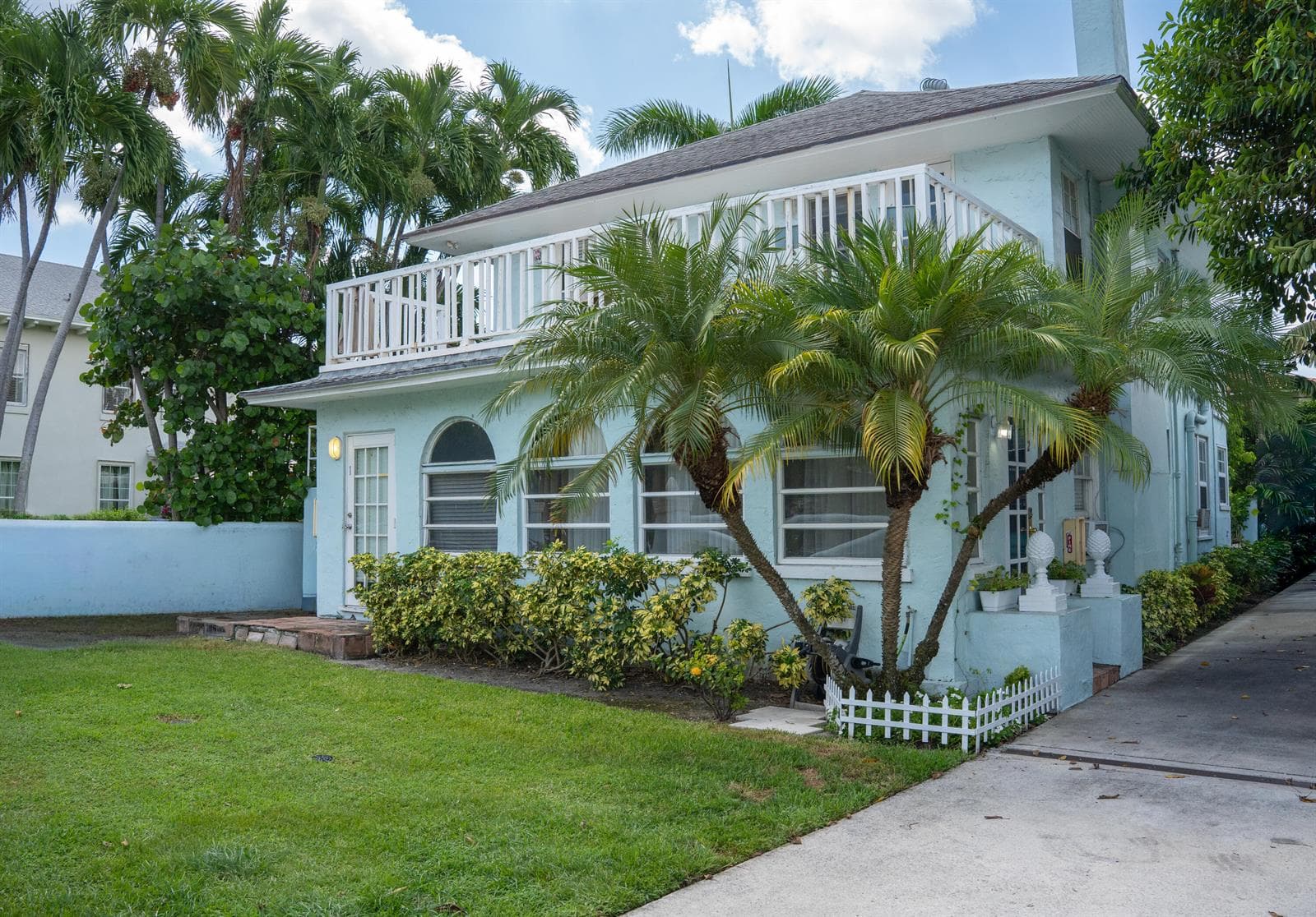 264 Seminole Avenue, Palm Beach FL 33480 photo 2