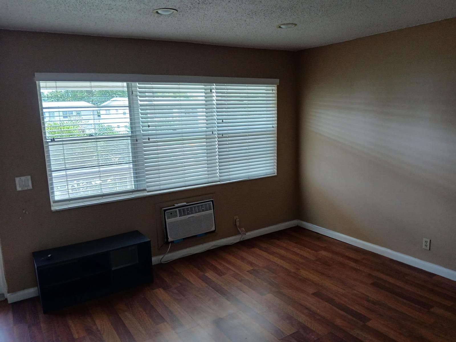 250 Durham # F, Deerfield Beach FL 33442 photo 2