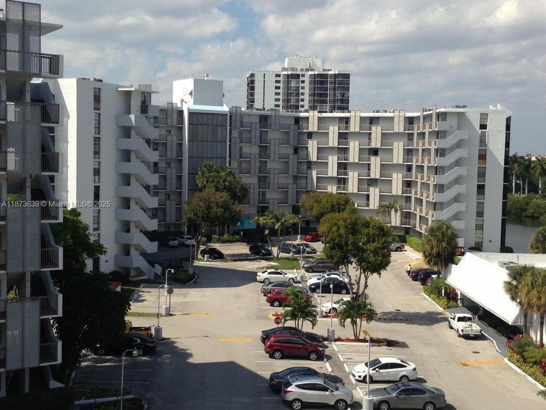 3475 N Country Club Dr # 116, Aventura FL 33180