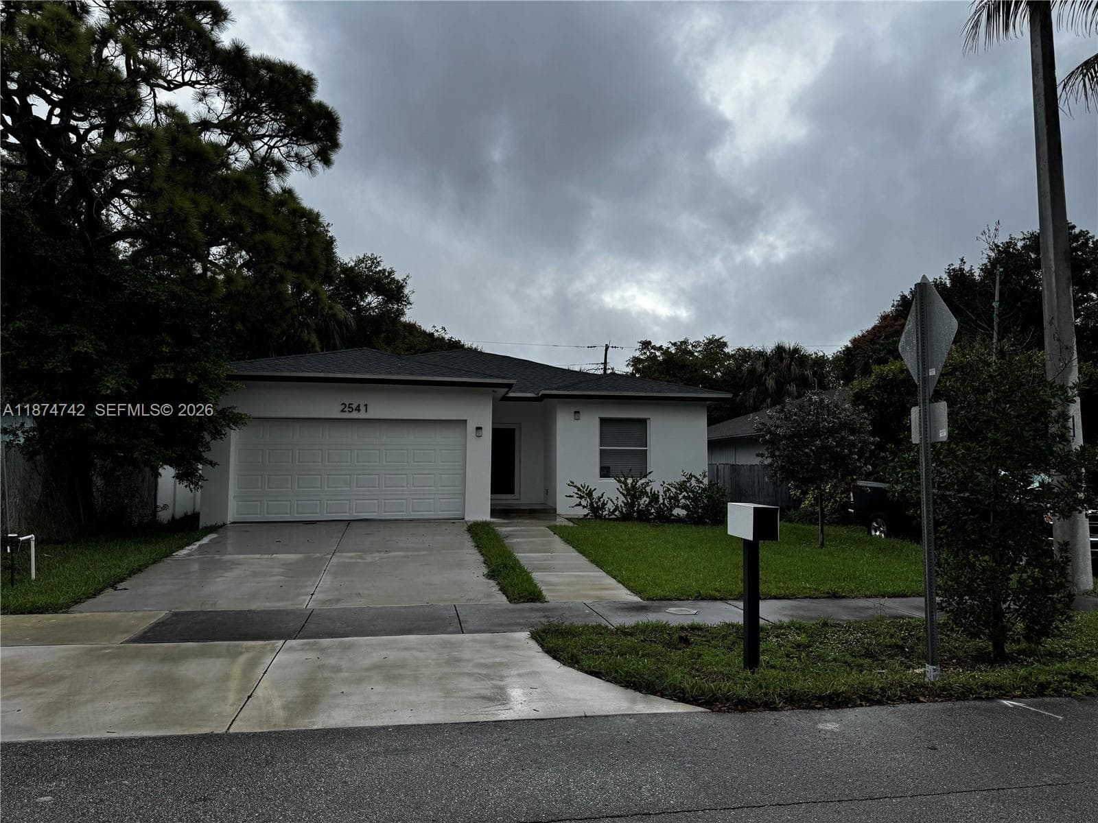 2541 NW 9th St, Fort Lauderdale FL 33311