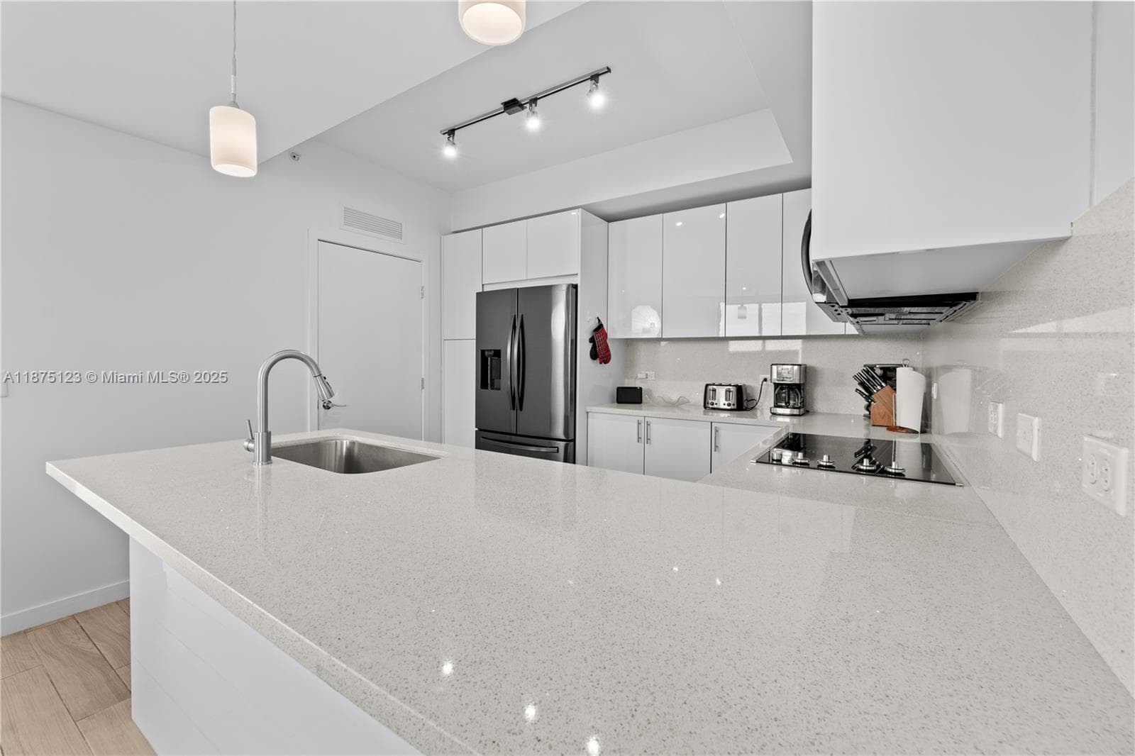 999 SW 1st Ave # 3304, Miami FL 33130 photo 2