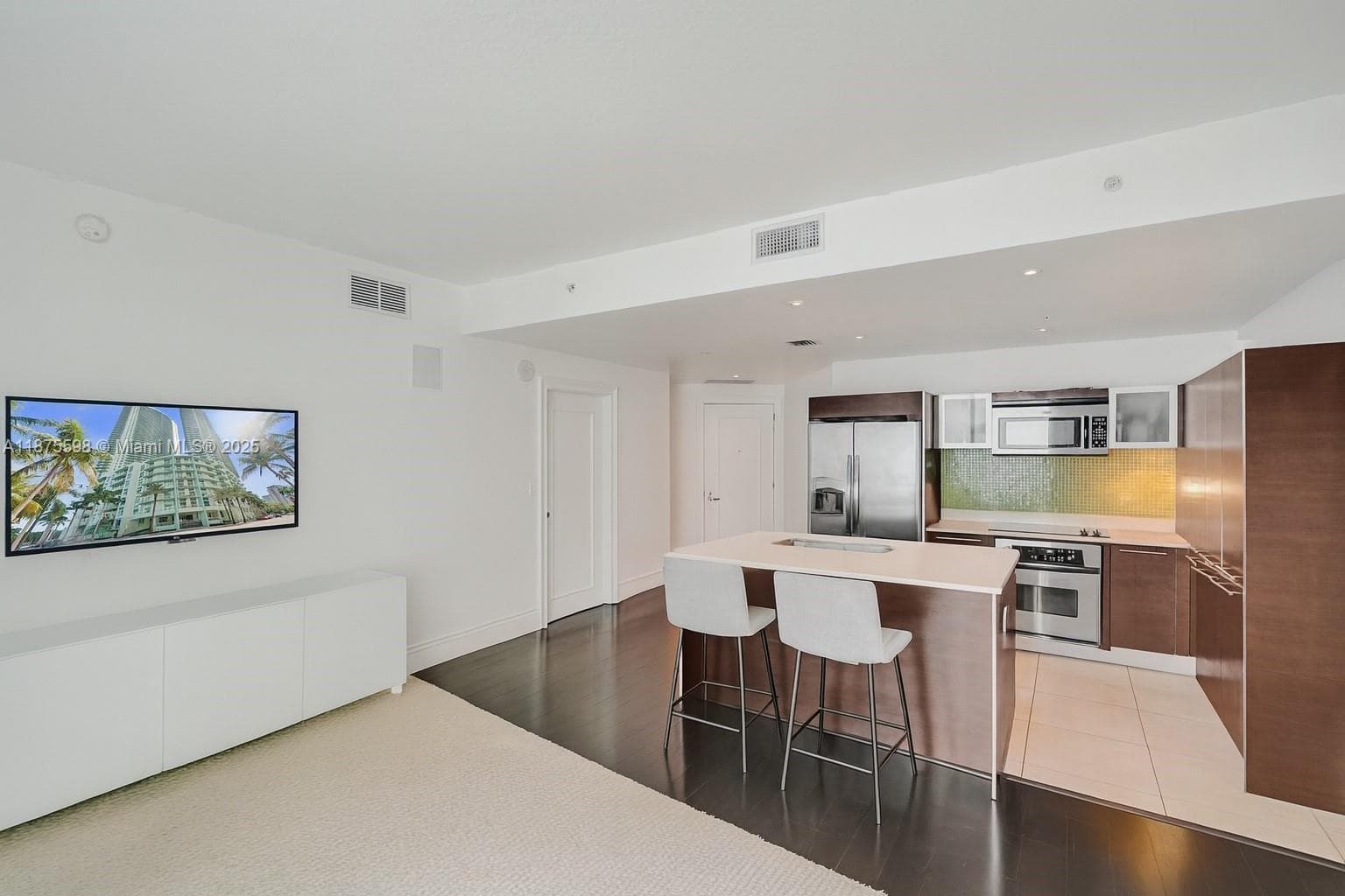 1900 N Bayshore Dr # 3207, Miami FL 33132 photo 2