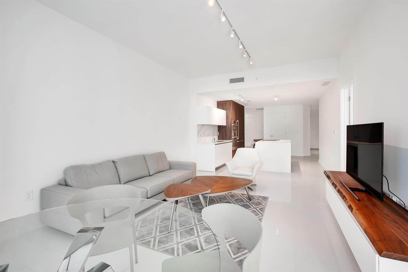 851 NE 1st Avenue # 2005, Miami FL 33132 photo 4