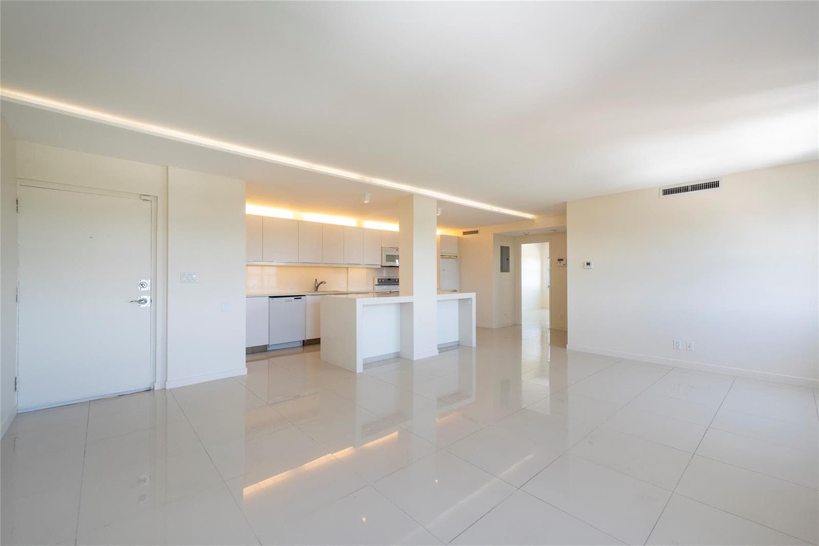 2555 NE 11th Street # 902, Fort Lauderdale FL 33304 photo 3
