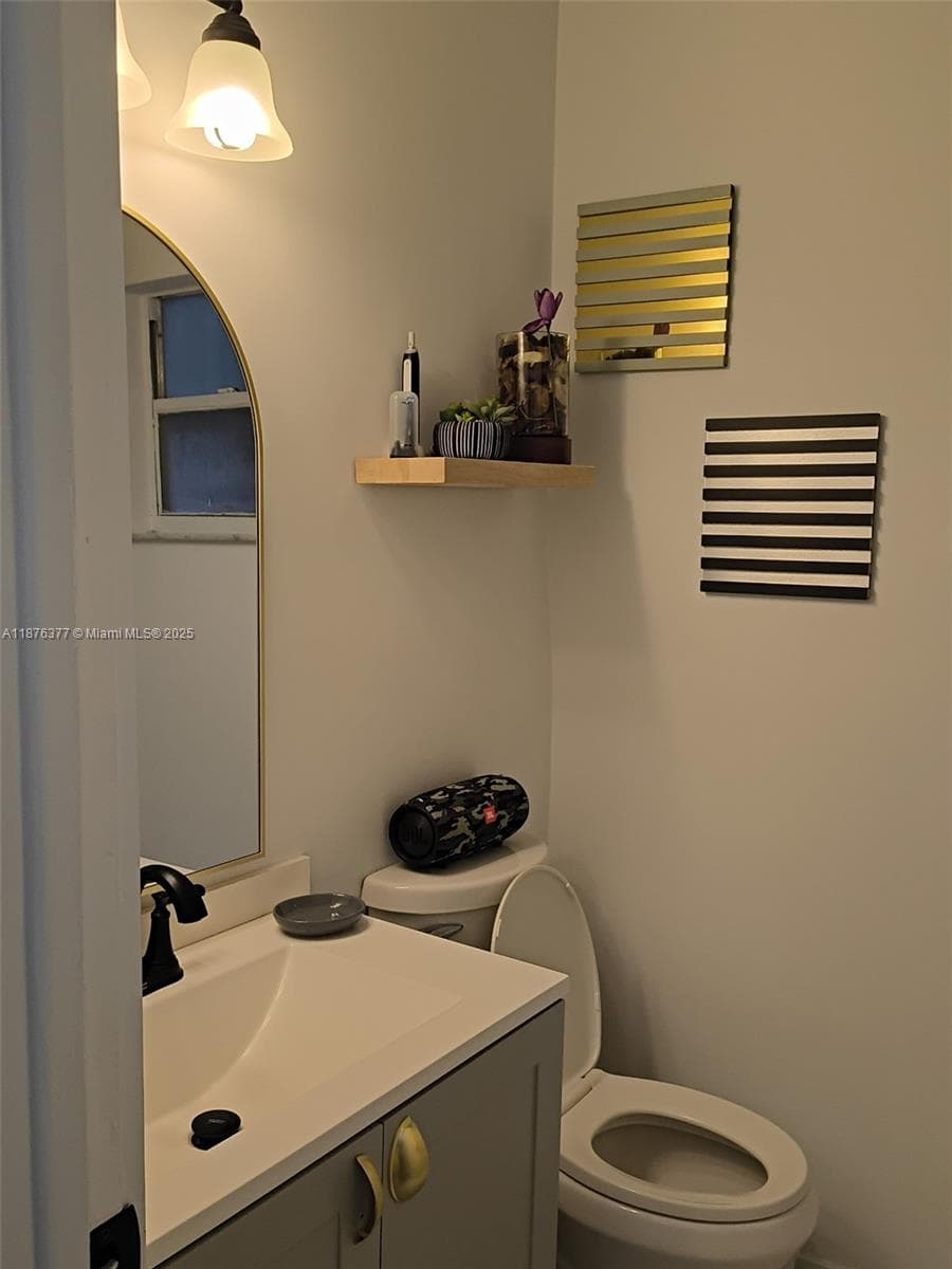 839 NW 13th Ave, Fort Lauderdale FL 33311 photo 2
