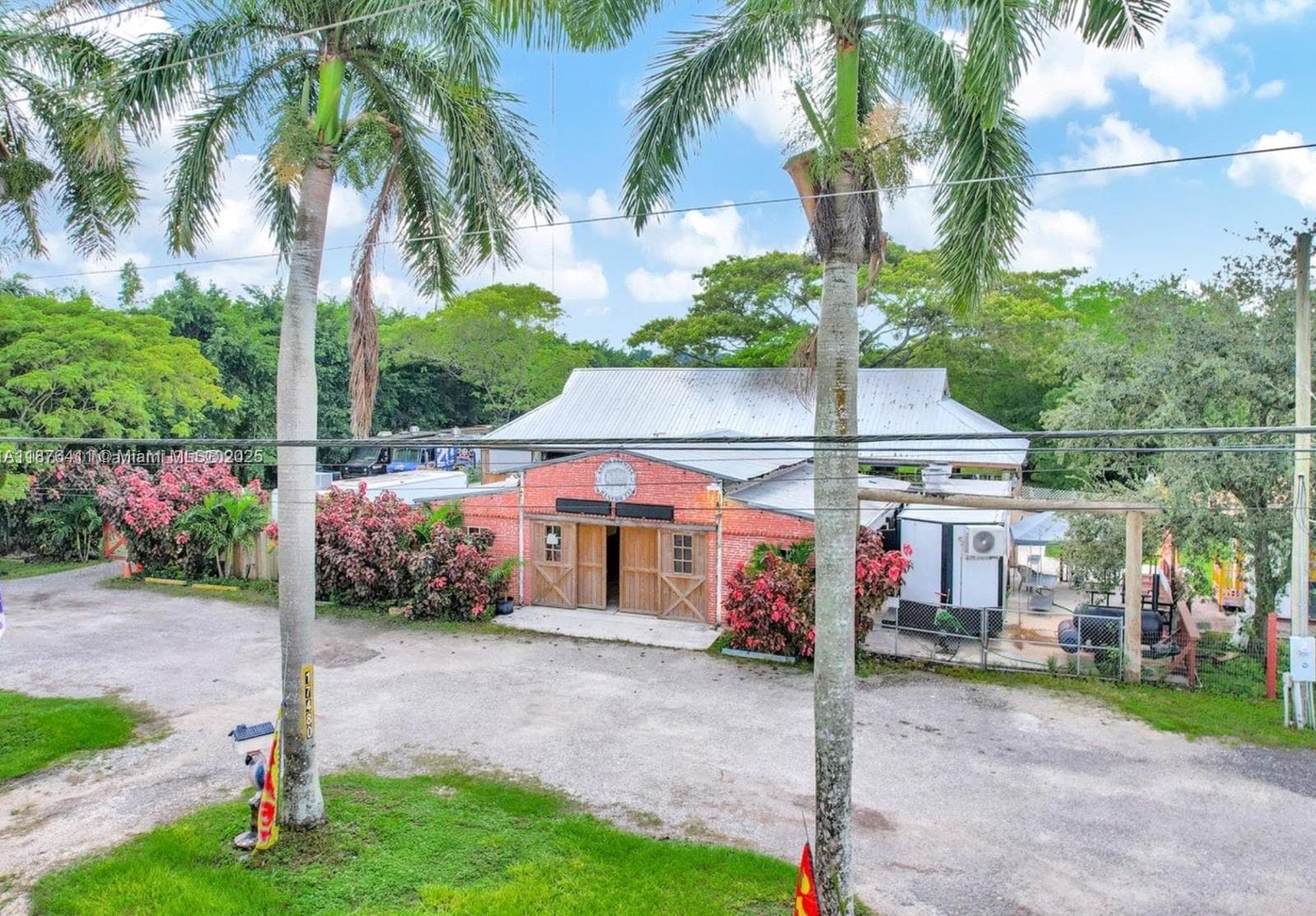 17480 SW 232nd St, Miami FL 33170 photo 4
