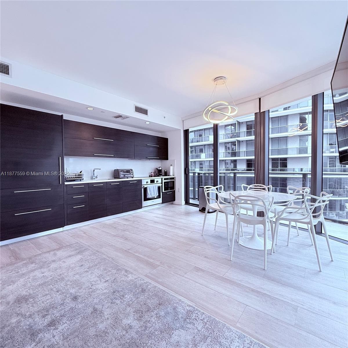 55 SW 9th St # 4003, Miami FL 33130