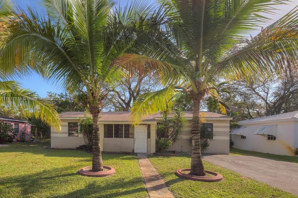 640 NE 137th St # 640, North Miami FL 33161