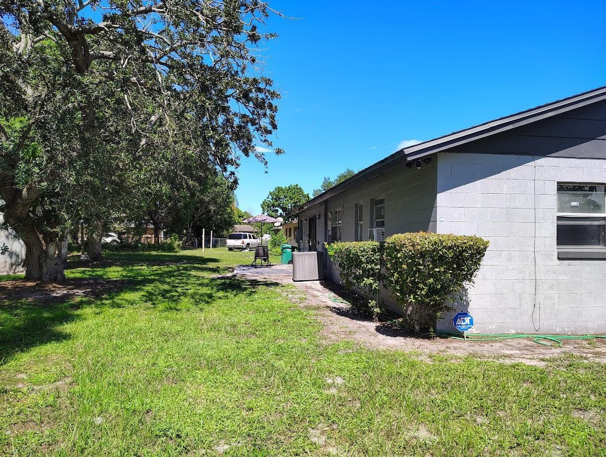 2701 NW Essex Drive NW, Fort Pierce FL 34946 photo 4